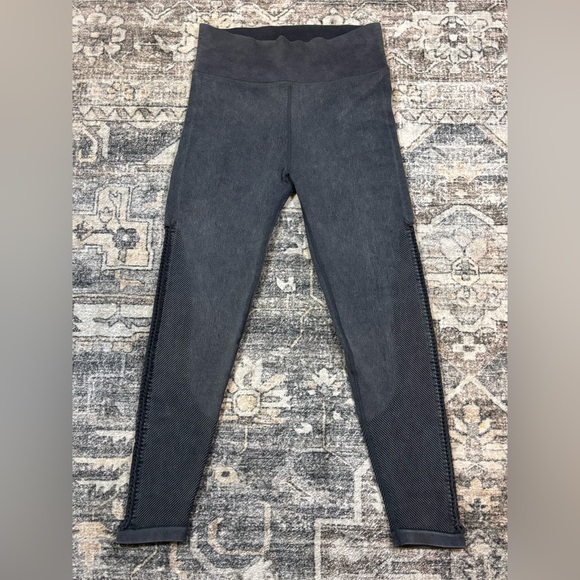 aerie Pants - Arie Offline Women’s Gray High Rise 7/8 Legging w/ Braid Detail Size Medium